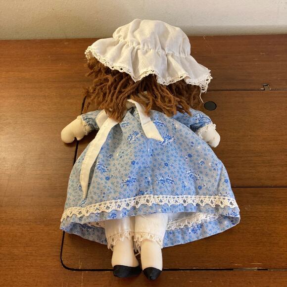 Vintage 70s Handmade Colonial- or Holly Hobbie-Style Cloth Doll - Picture 3 of 3
